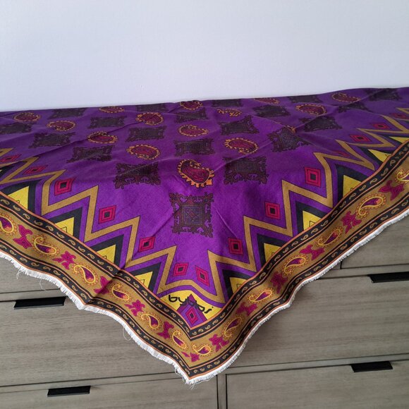 BYBLOS Luxurious Vintage Logo Shawl Scarf Wool Blend Paisley Large Square 54in - Picture 5 of 10